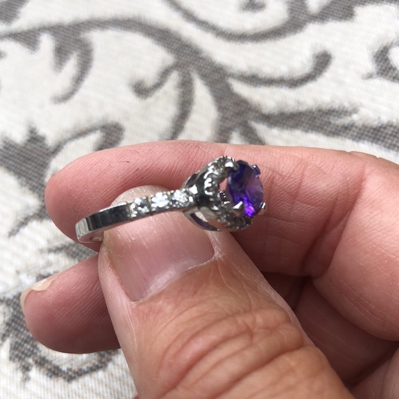 Ring - Picture 5 of 6